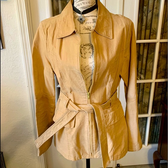 đź’•Beautiful Leather Jacket by Marcelle Renee - Picture 1 of 10